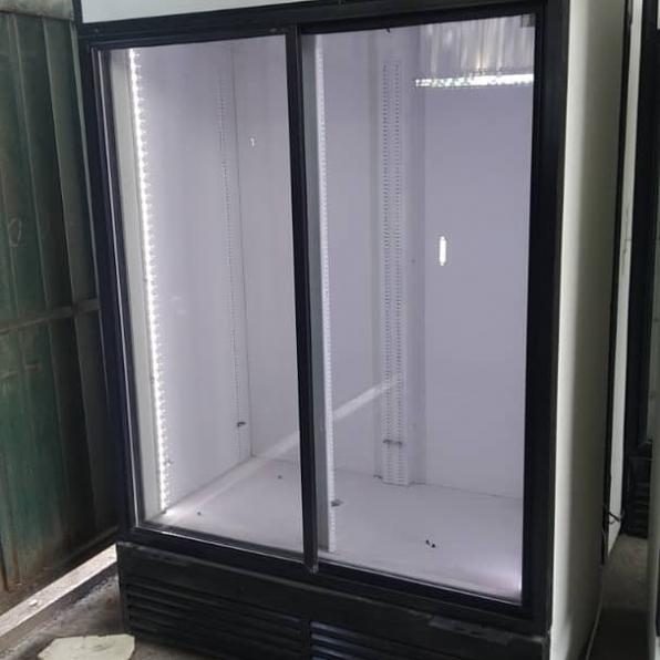 Продается Холодильники для магазинов, офисов и кафе.
