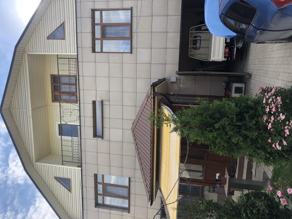 Меняю коттедж на квартиру в Алматы с доплатой