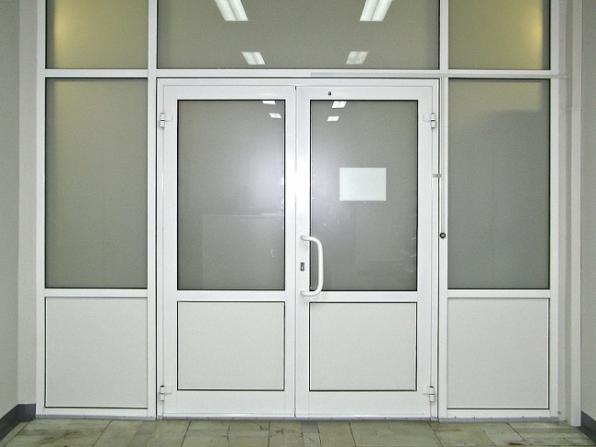 Надежные и практичные алюминиевые двери