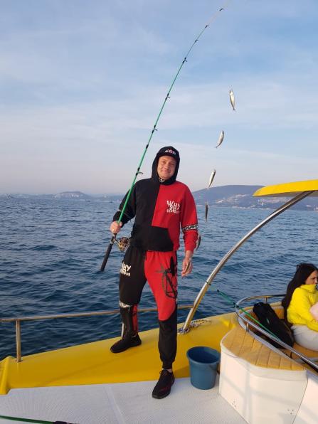 Морская рыбалка в Кудепсте с приготовлением улова на борту