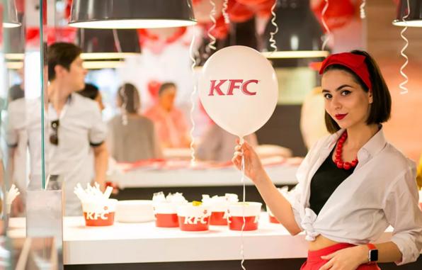 Сеть ресторанов быстрого обслуживания KFC ищет сотрудников ресторана.