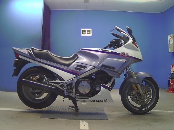Мотоцикл спорт-турист Yamaha FJ1200 рама 3SK гв 1991