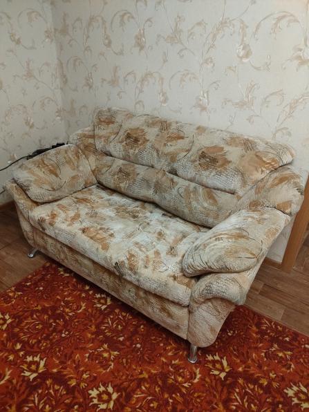 Продам диван двухместный