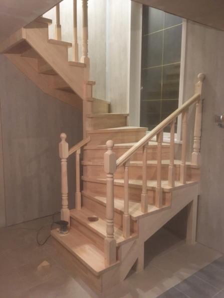 Строительство и монтаж деревянных лестниц
