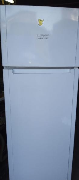 Продаю 2-х камерный холодильник Аристон