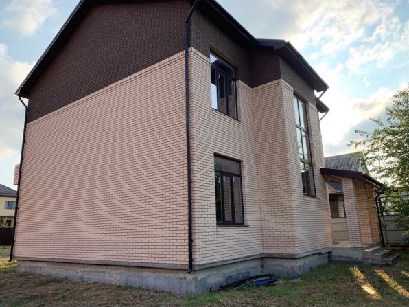 Продается новый красивый современный кирпичный дом в Анапе