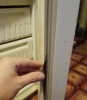 Меняем уплотнители-резинки на дверях холодильника.