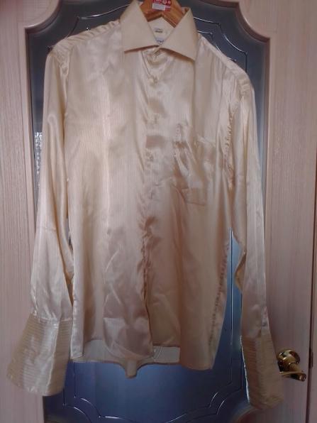 Продам рубашку мужскую.